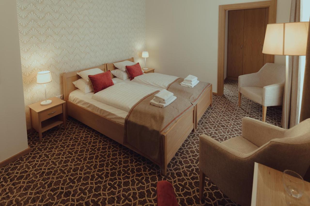 Brigadéros Hotel Brigadír Borsi Extérieur photo