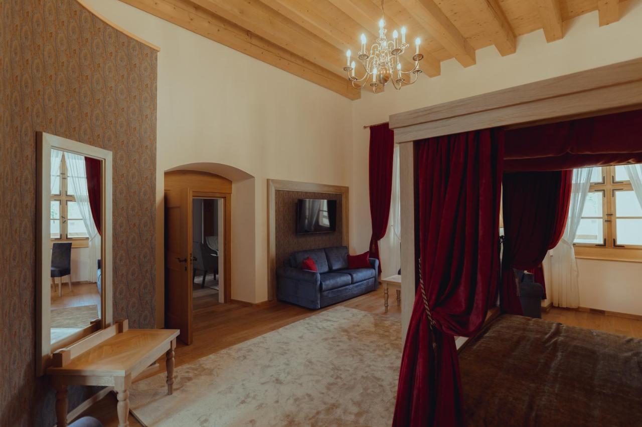 Brigadéros Hotel Brigadír Borsi Extérieur photo
