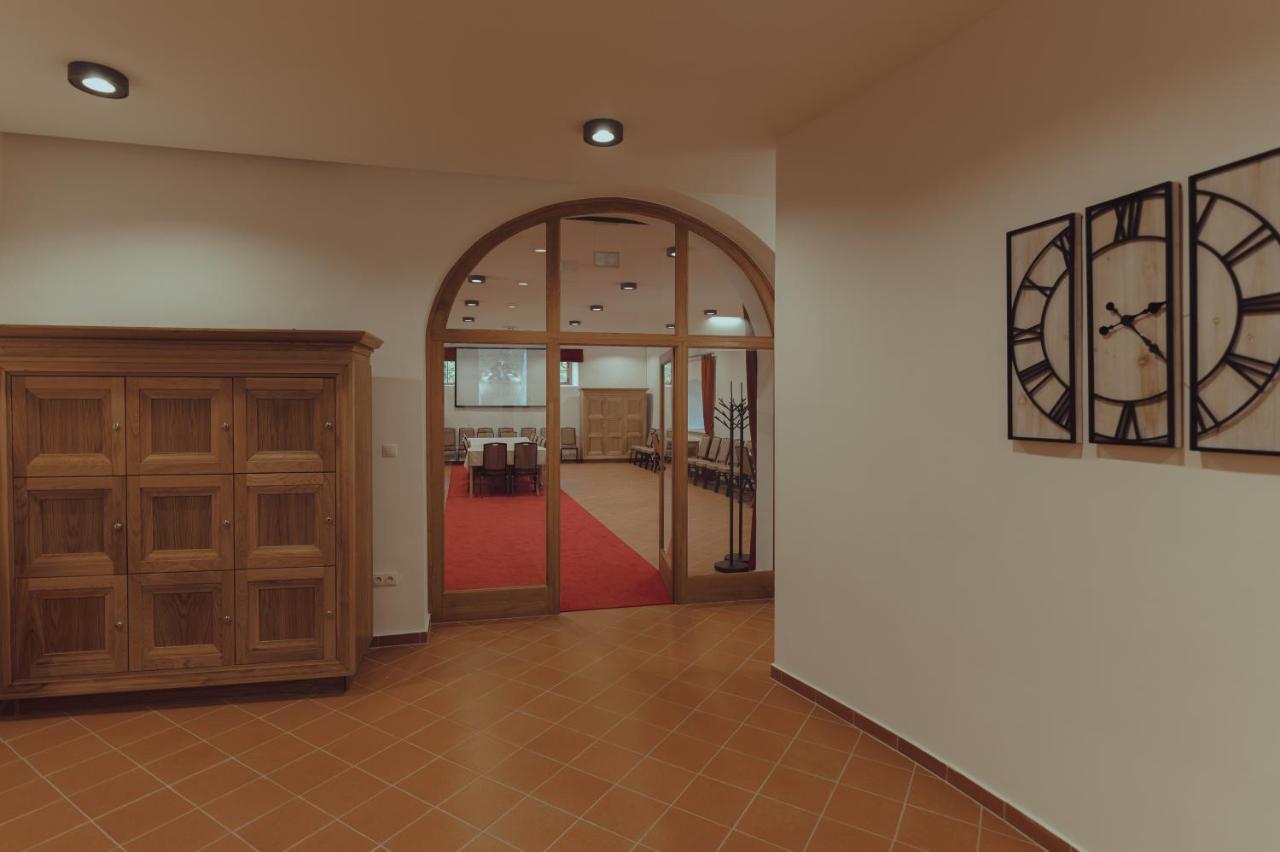 Brigadéros Hotel Brigadír Borsi Extérieur photo