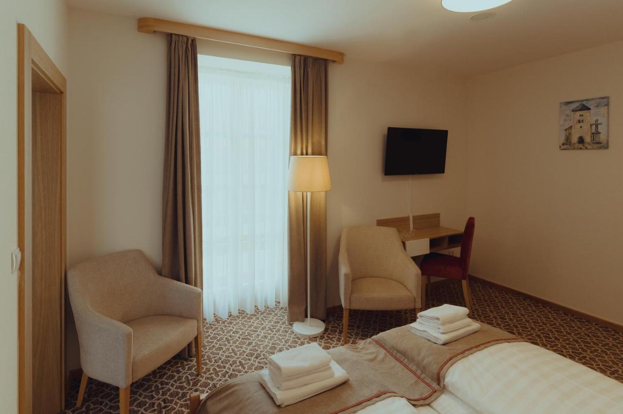 Brigadéros Hotel Brigadír Borsi Extérieur photo